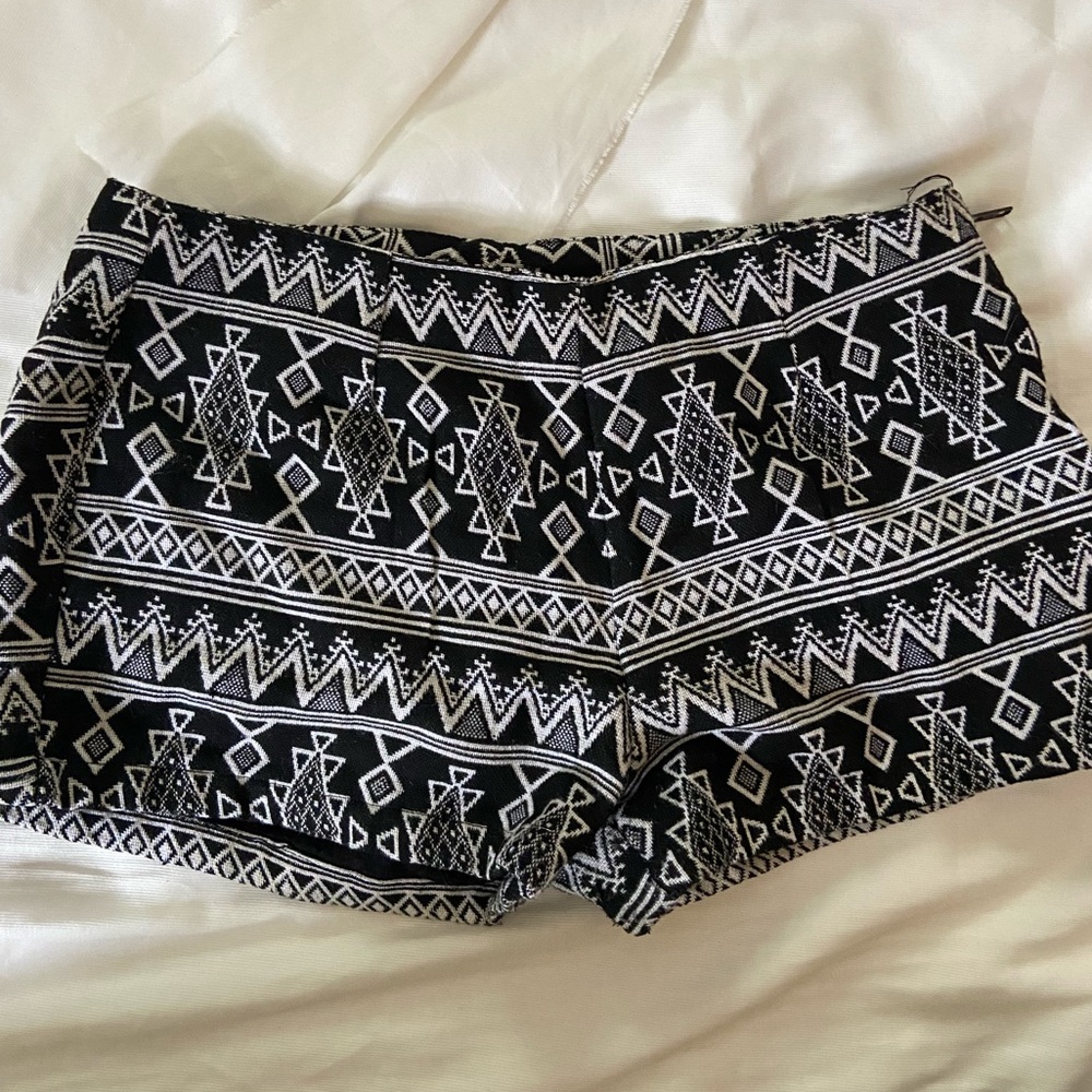 Billabong Aztec print Shorts